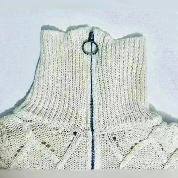 Pink Rose Women’s Size Medium Cream Cropped Full Zipper Sweater, Knit - Picture 5 of 8